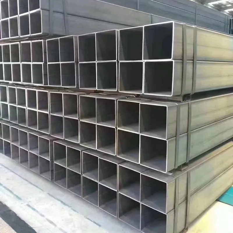 Tiesus plyšio juodas stačiakampis vamzdis